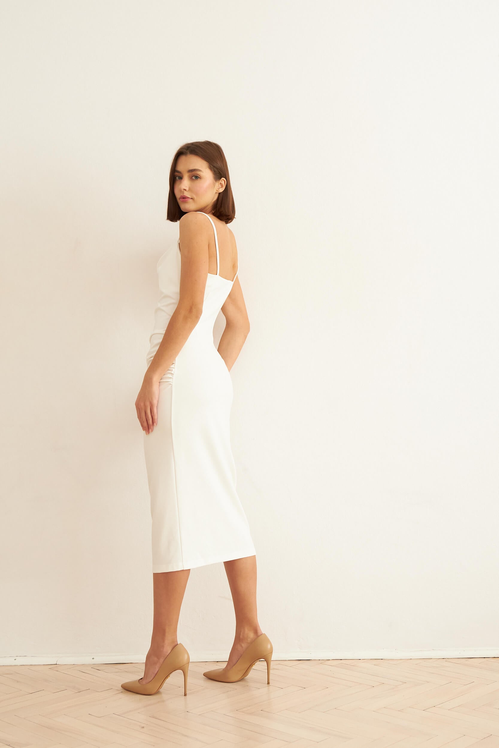 Sukienka Vanessa midi biała